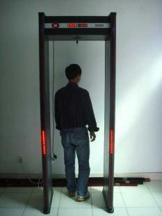 CYL-100安检门 高效金属探测与安全防护解决方案